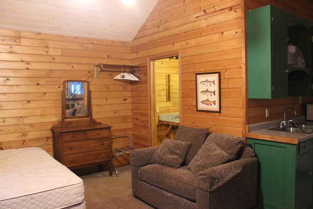 Twin Lakes Resort 브리지포트 외부 사진